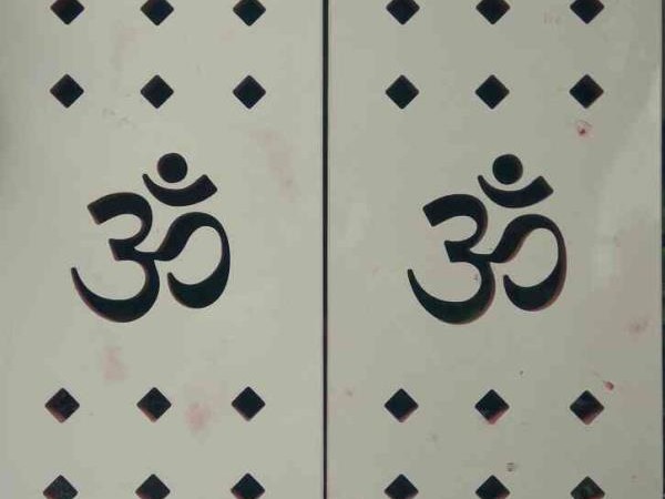 CNC Cutting Pooja Door